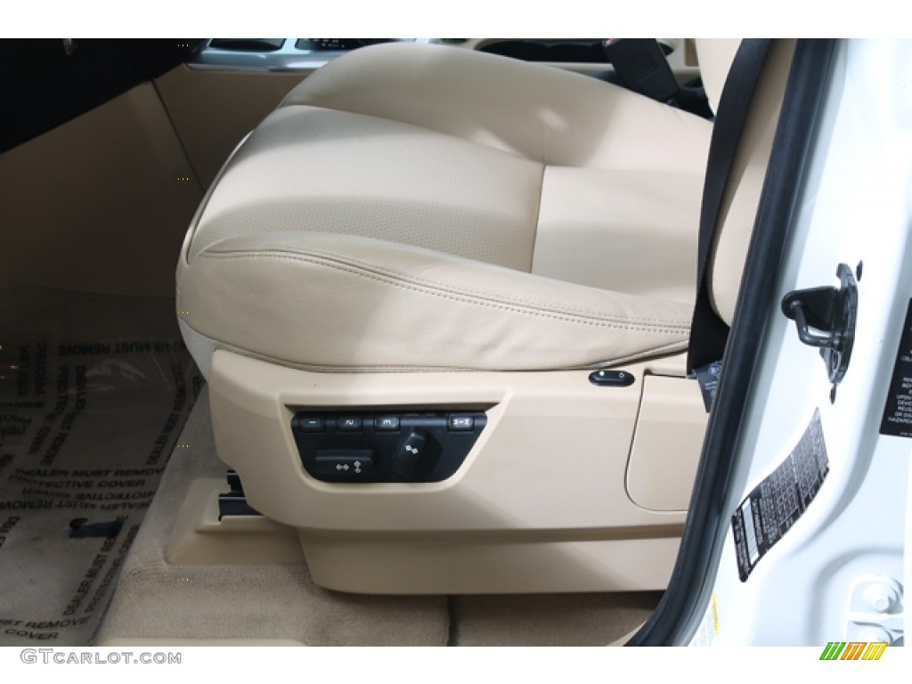 2008 Land Rover LR2 SE Controls Photo #78315757