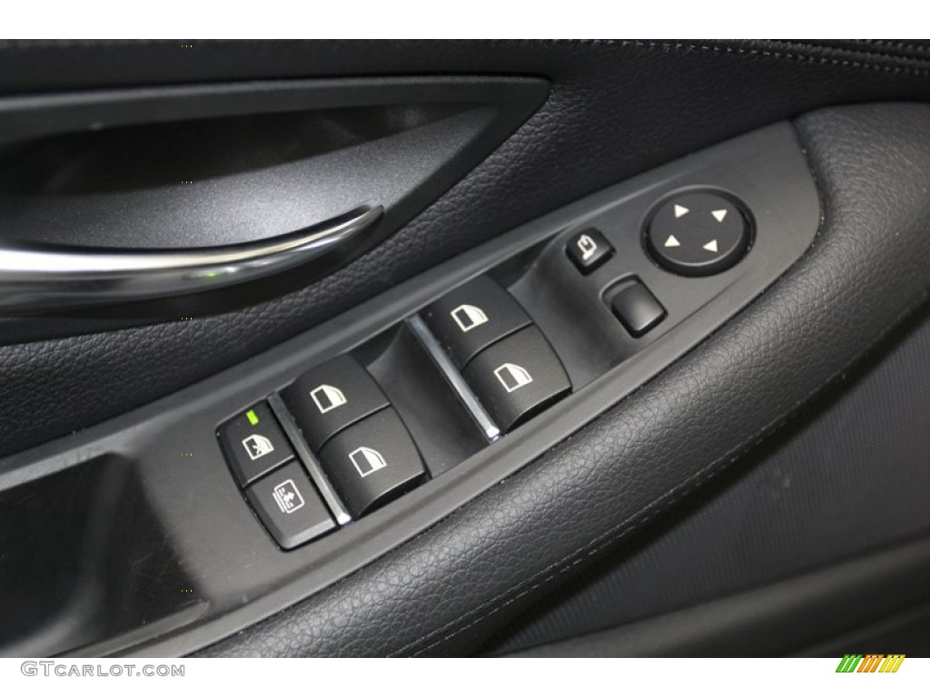 2012 BMW 5 Series 550i Sedan Controls Photo #78315814