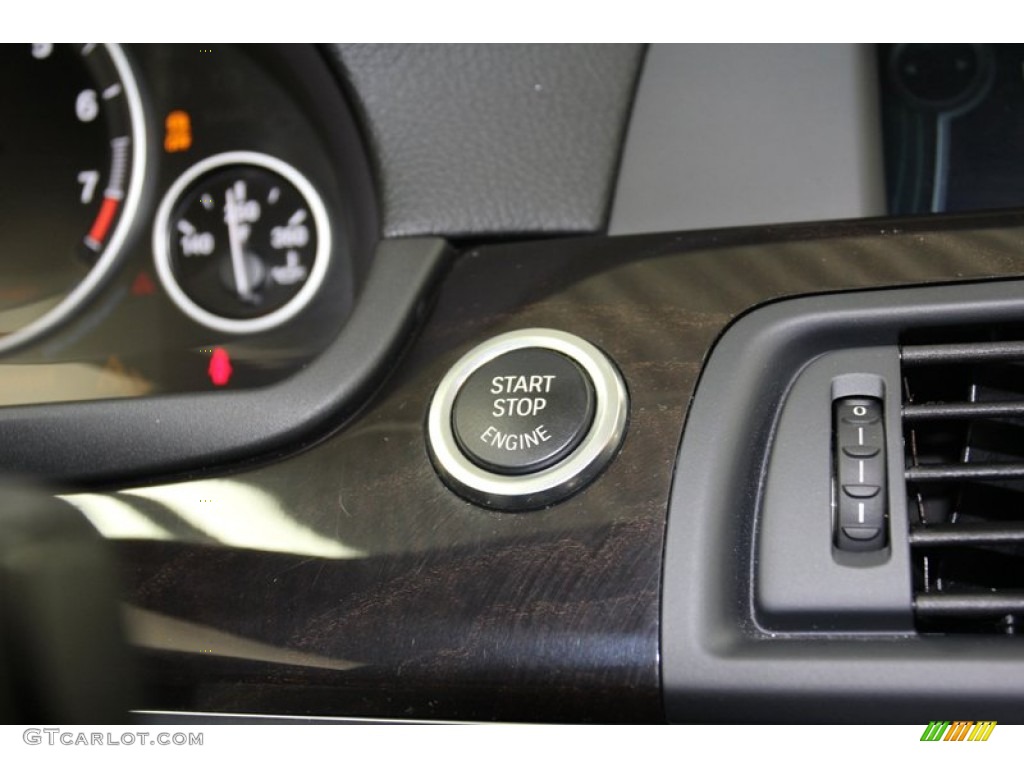 2012 BMW 5 Series 550i Sedan Controls Photo #78315911