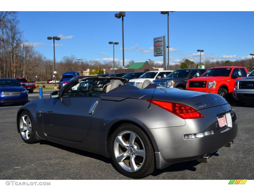 2007 350Z Touring Roadster - Carbon Silver Metallic / Frost photo #38