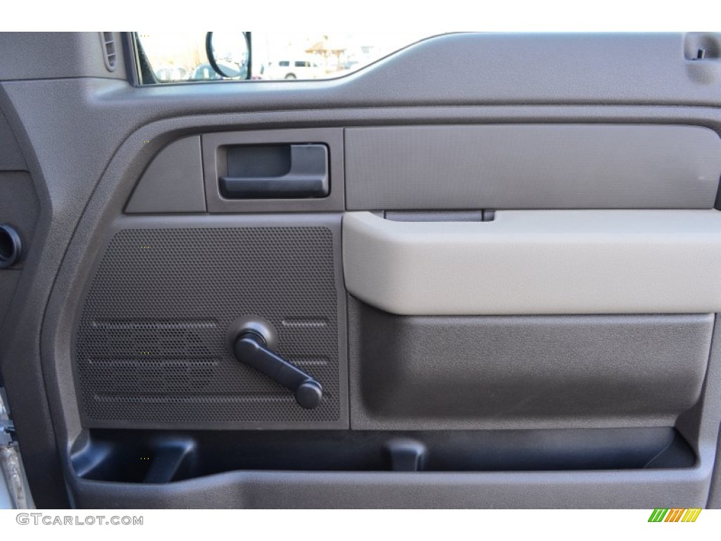 2009 Ford F150 XL Regular Cab Stone/Medium Stone Door Panel Photo #78317560