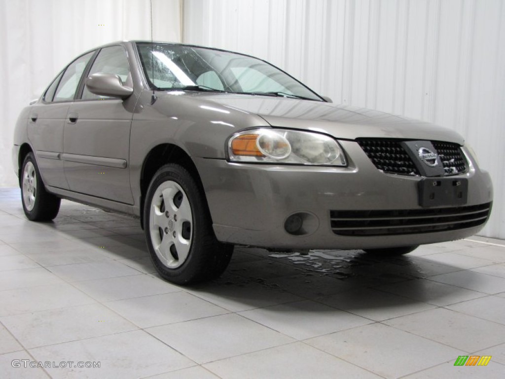 2005 Sentra 1.8 S - Radium / Charcoal photo #1