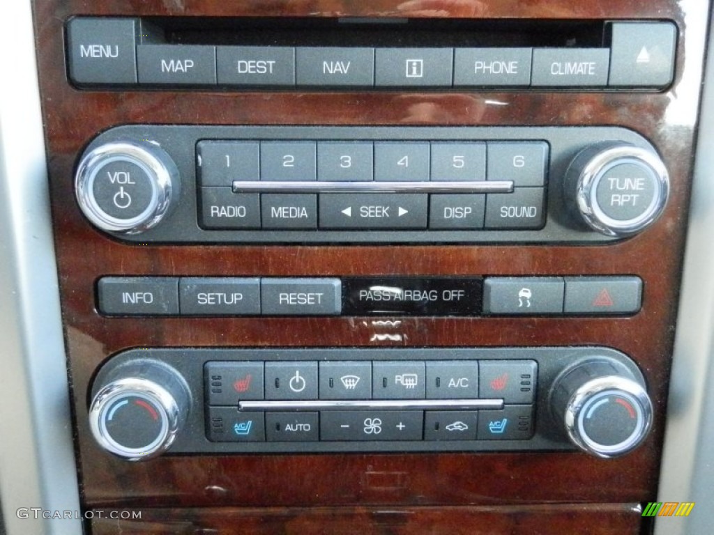 2011 Lincoln MKZ AWD Controls Photos