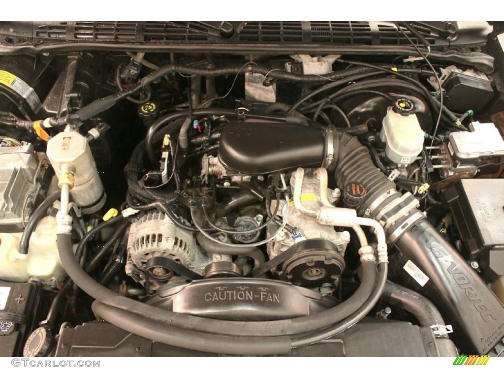 2001 Chevrolet S10 LS Extended Cab 4x4 Engine Photos