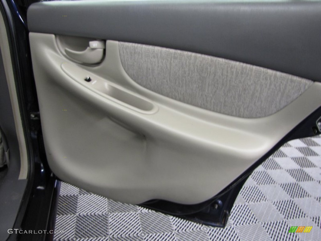 2001 Oldsmobile Alero GL Sedan Pewter Door Panel Photo #78326073
