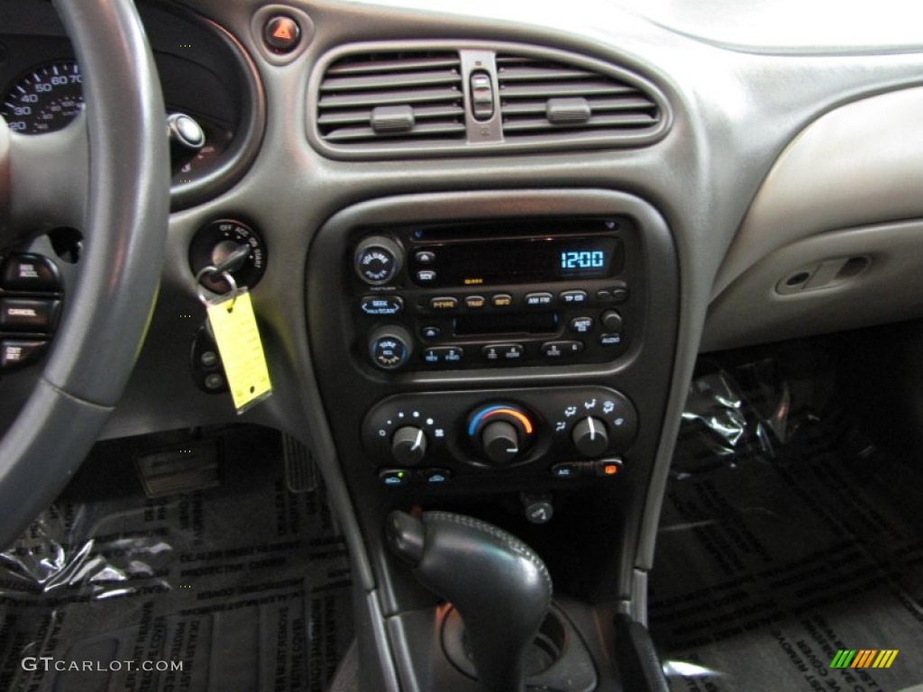 2001 Oldsmobile Alero GL Sedan Controls Photos