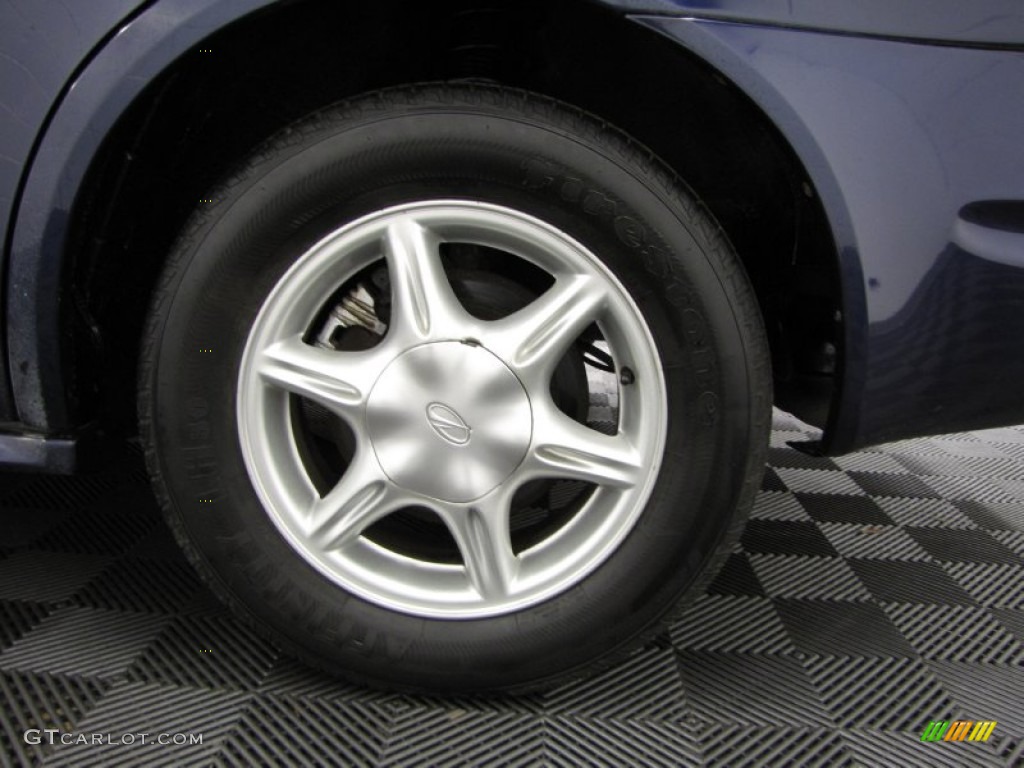 2001 Oldsmobile Alero GL Sedan Wheel Photo #78326379