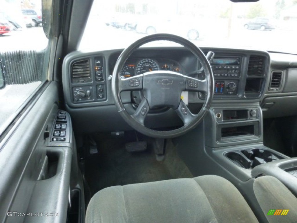 2004 Chevrolet Silverado 2500HD LT Crew Cab 4x4 Dashboard Photos