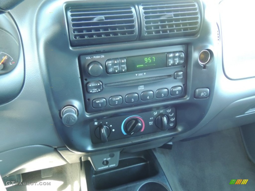 2003 Mazda B-Series Truck B3000 Cab Plus Controls Photo #78329043