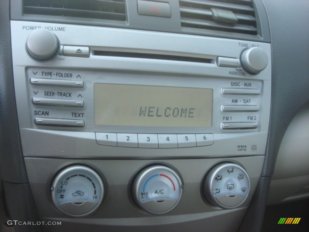 2010 Toyota Camry LE Controls Photo #78331020