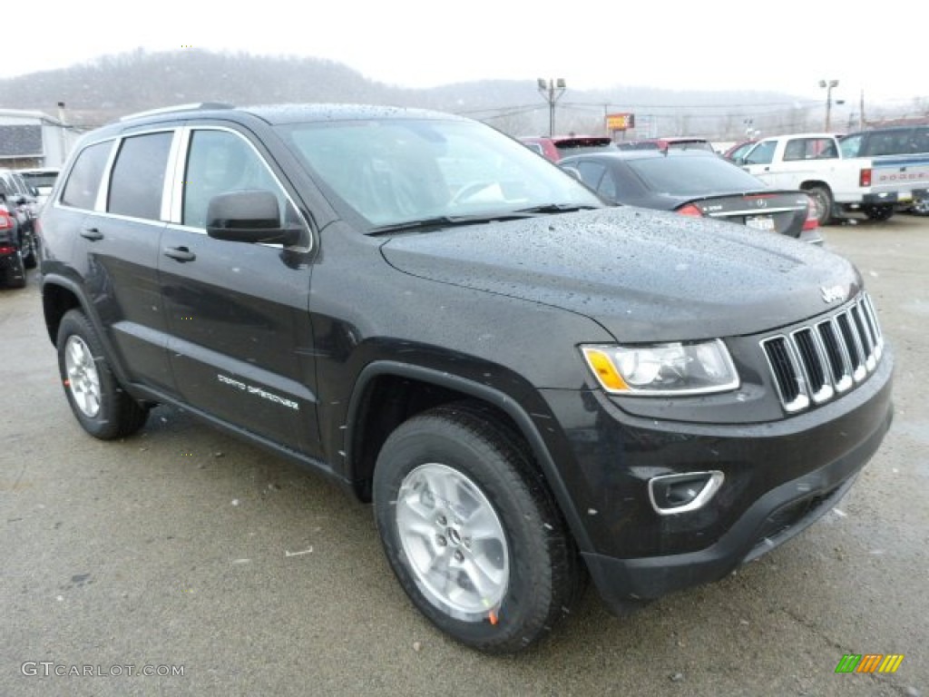 Brilliant Black Crystal Pearl 2014 Jeep Grand Cherokee Laredo 4x4 Exterior Photo #78331260