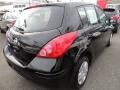 Super Black - Versa 1.8 S Hatchback Photo No. 7