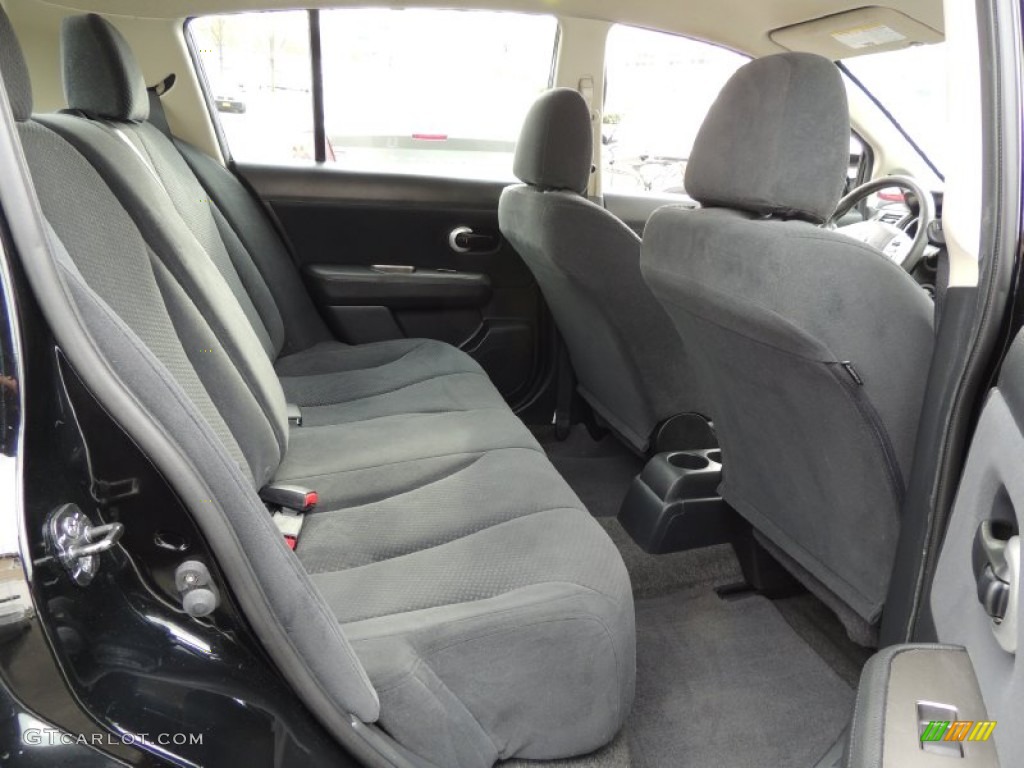 Charcoal Interior 2011 Nissan Versa 1.8 S Hatchback Photo #78331733