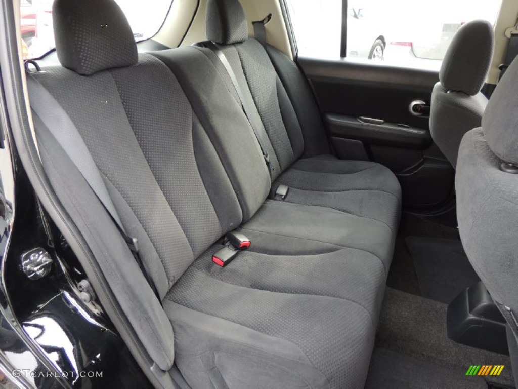 Charcoal Interior 2011 Nissan Versa 1.8 S Hatchback Photo #78331761