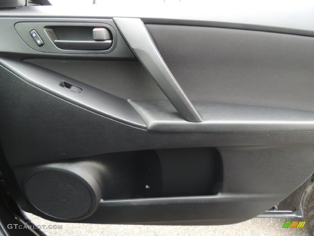 2011 MAZDA3 i Sport 4 Door - Black Mica / Black photo #8