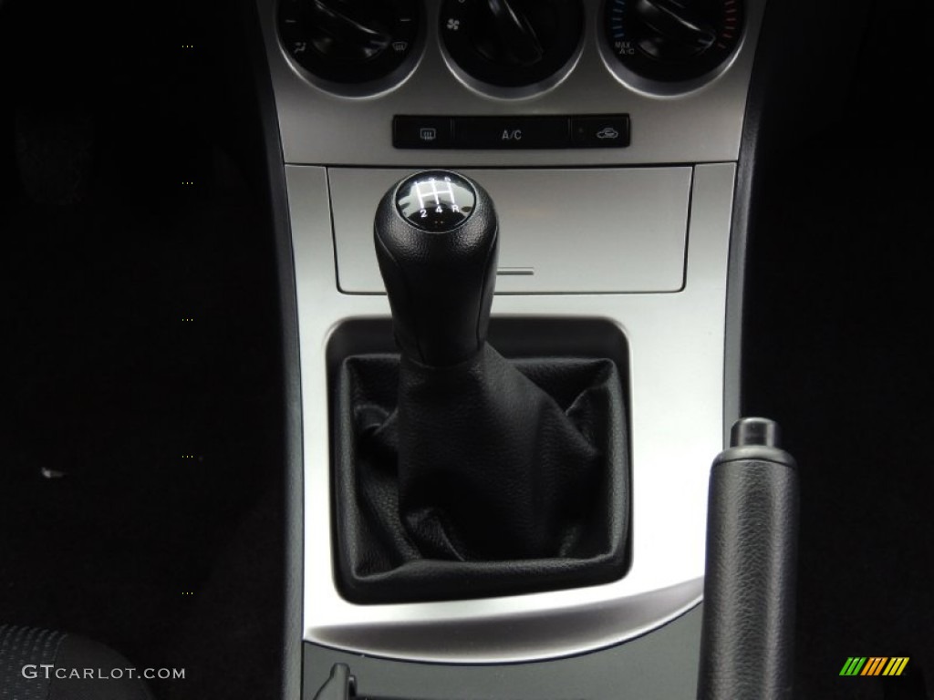 2011 MAZDA3 i Sport 4 Door - Black Mica / Black photo #17