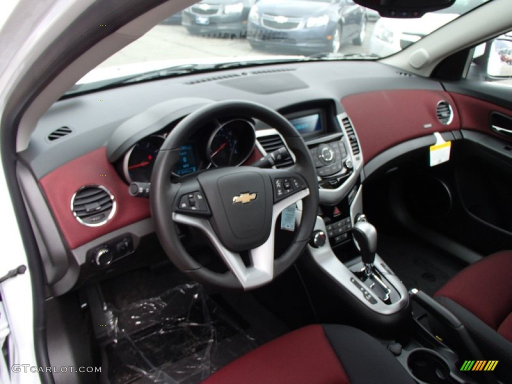 2013 Cruze LT - Summit White / Jet Black/Sport Red photo #10