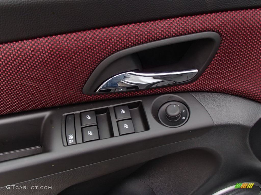 2013 Cruze LT - Summit White / Jet Black/Sport Red photo #14