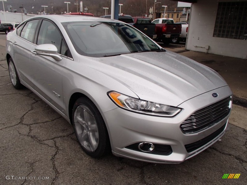 2013 Fusion Hybrid SE - Ingot Silver Metallic / SE Appearance Package Charcoal Black/Red Stitching photo #2