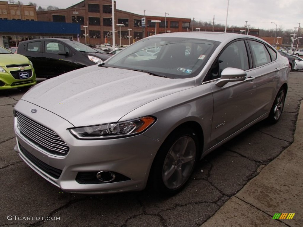 2013 Fusion Hybrid SE - Ingot Silver Metallic / SE Appearance Package Charcoal Black/Red Stitching photo #4