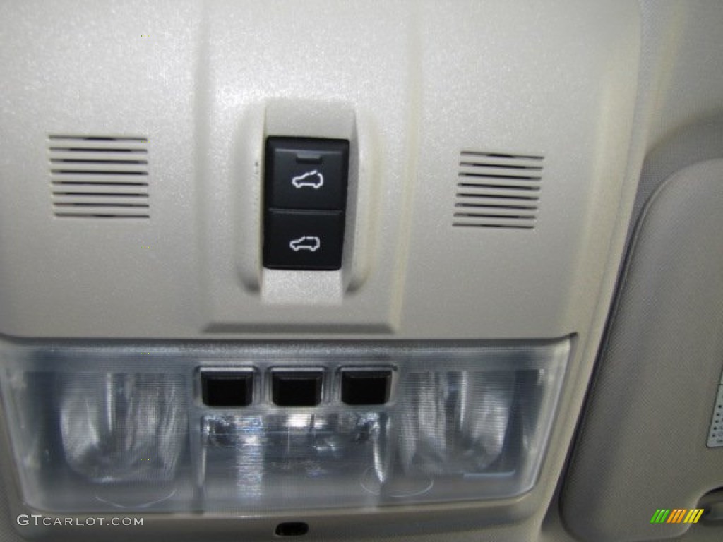 2012 Land Rover LR4 HSE Controls Photo #78336009