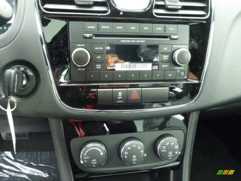 2013 Chrysler 200 Touring Sedan Controls Photo #78337900