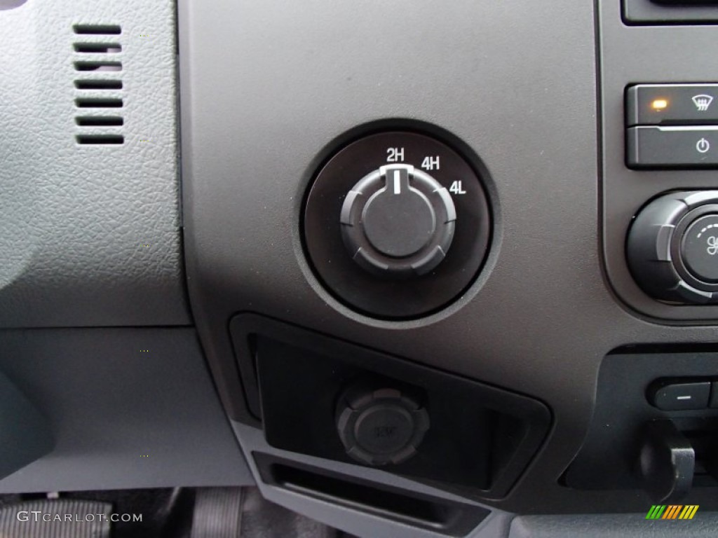 2013 Ford F350 Super Duty XL Crew Cab 4x4 Dually Chassis Controls Photo #78337905