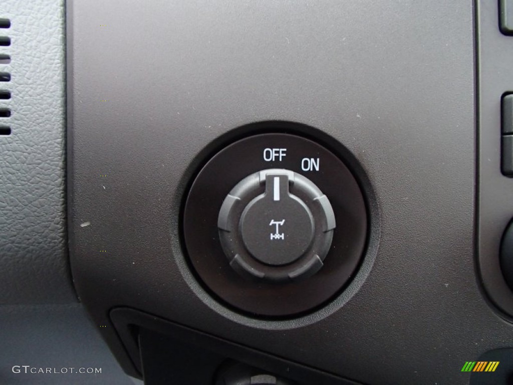2013 Ford F250 Super Duty XL Regular Cab 4x4 Controls Photo #78338724