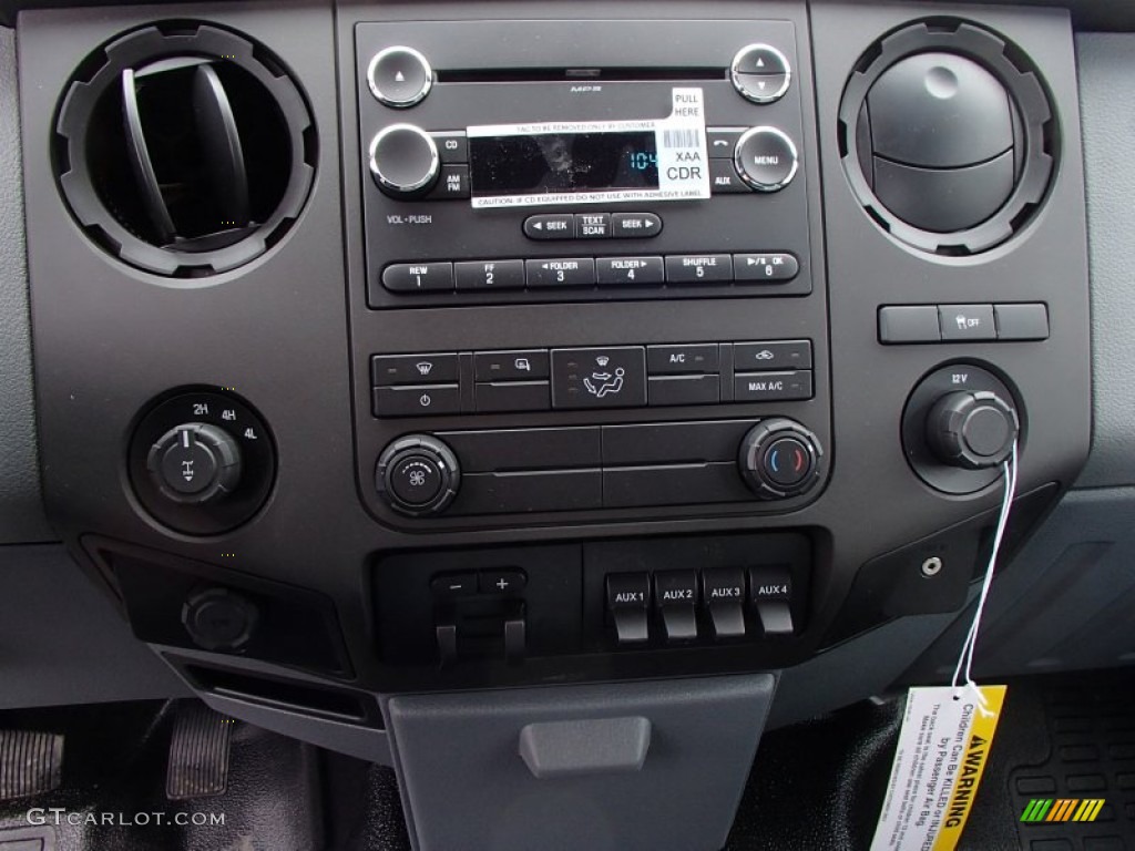2013 Ford F350 Super Duty XL Crew Cab 4x4 Utility Truck Controls Photo #78339081