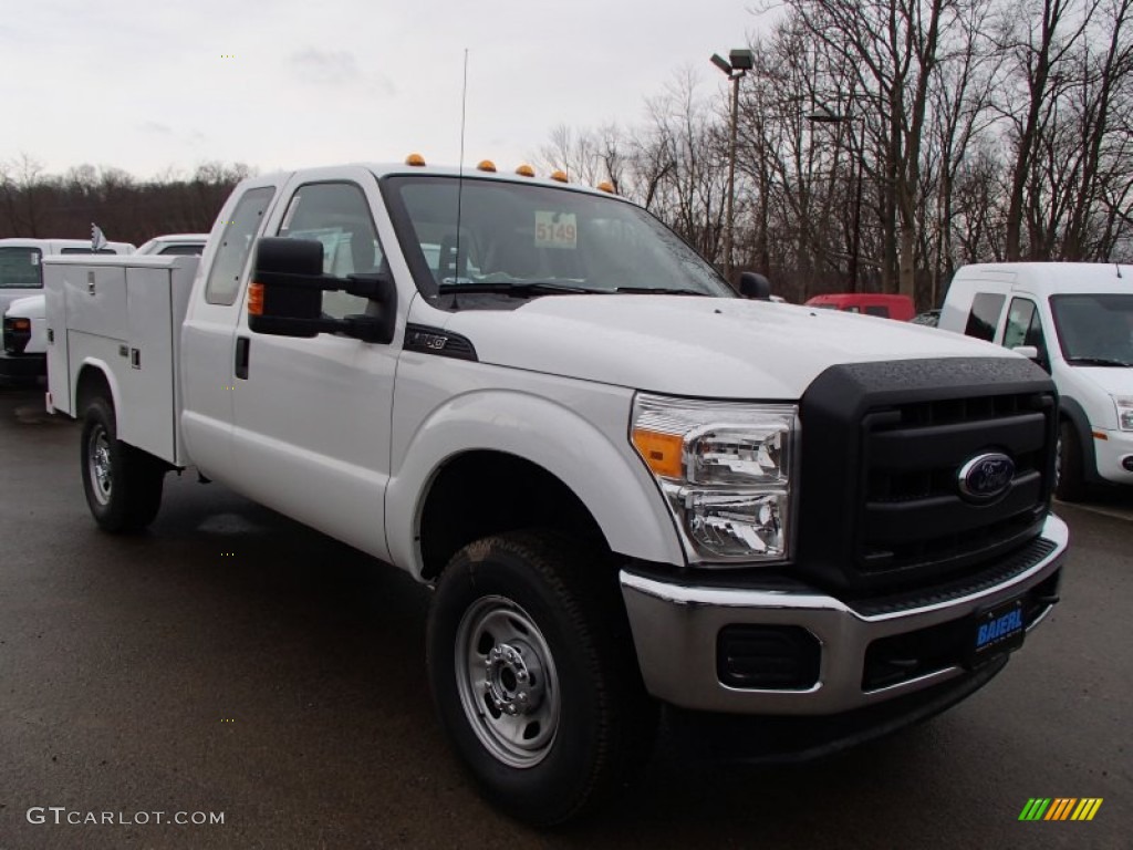 Oxford White 2013 Ford F350 Super Duty XL SuperCab 4x4 Utility Truck Exterior Photo #78339202