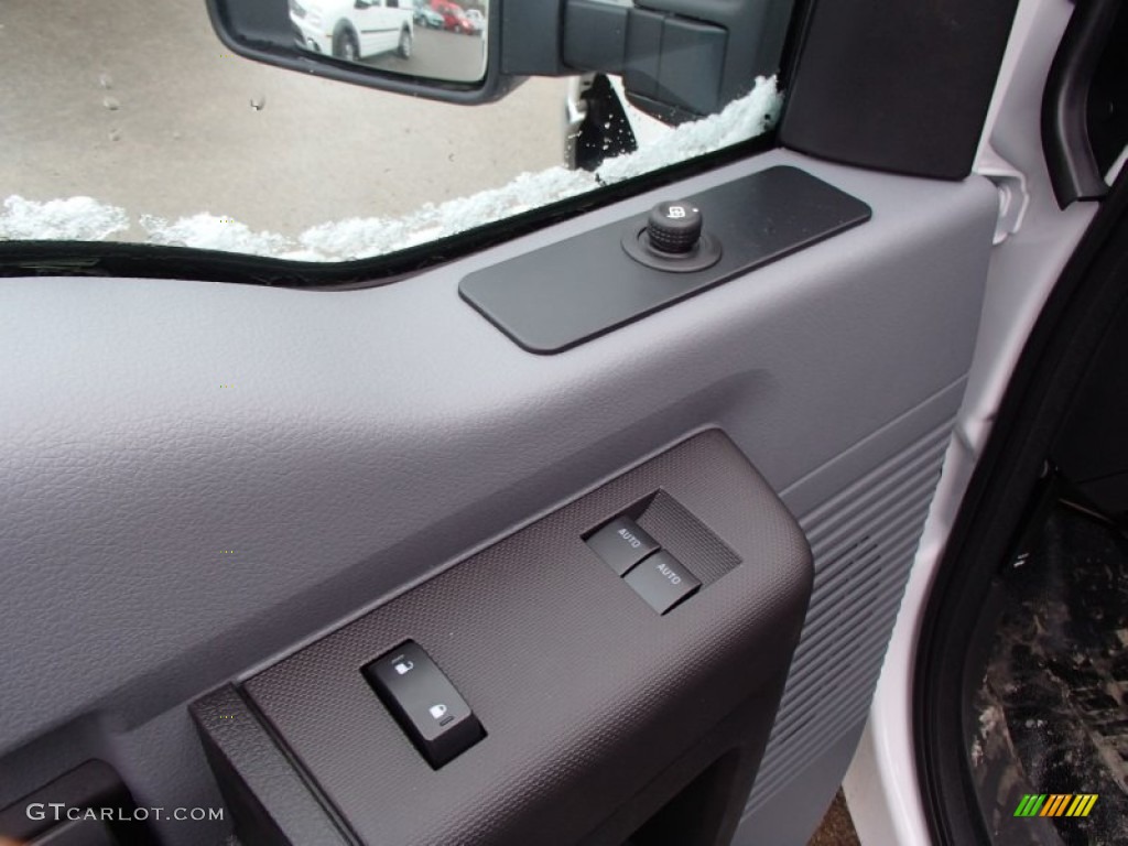 2013 Ford F350 Super Duty XL SuperCab 4x4 Utility Truck Controls Photo #78339418