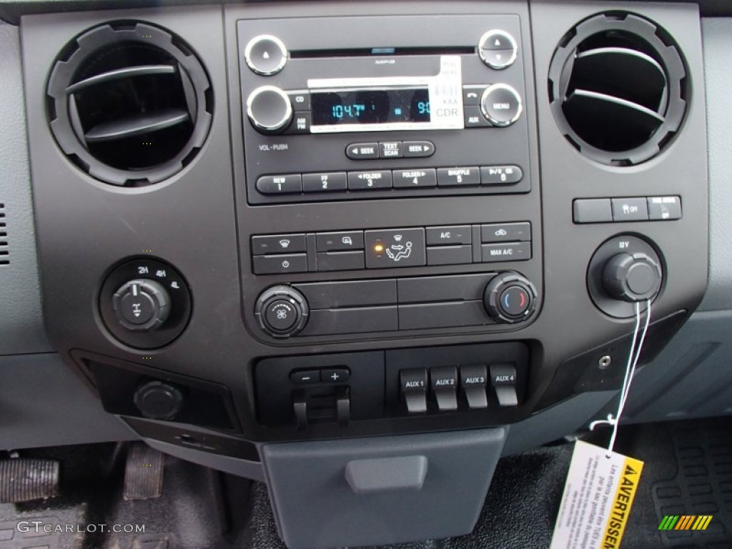 2013 Ford F350 Super Duty XL SuperCab 4x4 Utility Truck Controls Photo #78339432