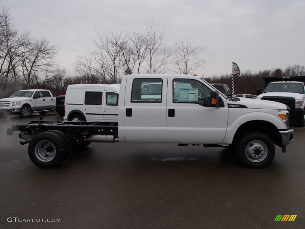 2013 F350 Super Duty XL Crew Cab 4x4 Dually Chassis - Oxford White / Steel photo #1