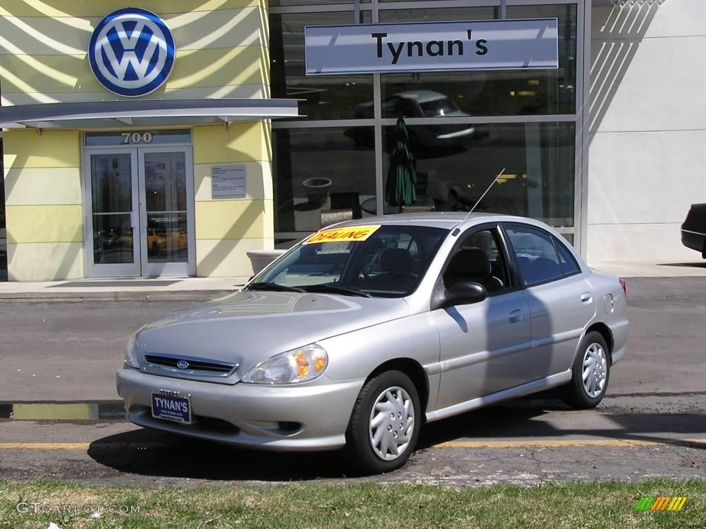 Light Gold Kia Rio