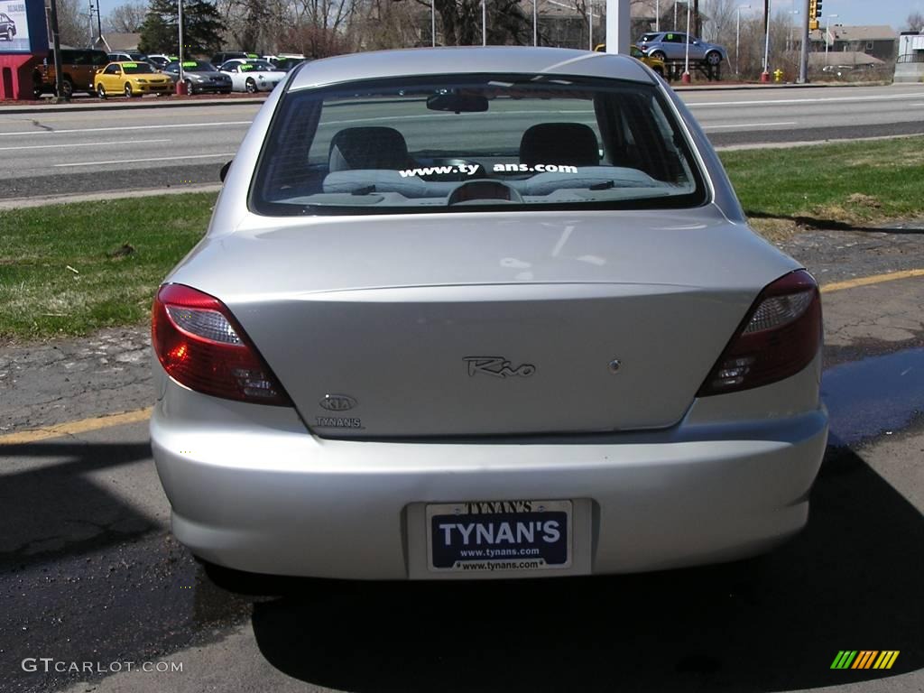 2002 Rio Sedan - Light Gold / Gray photo #3