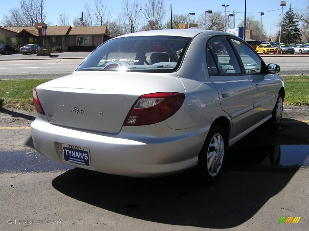 2002 Rio Sedan - Light Gold / Gray photo #4