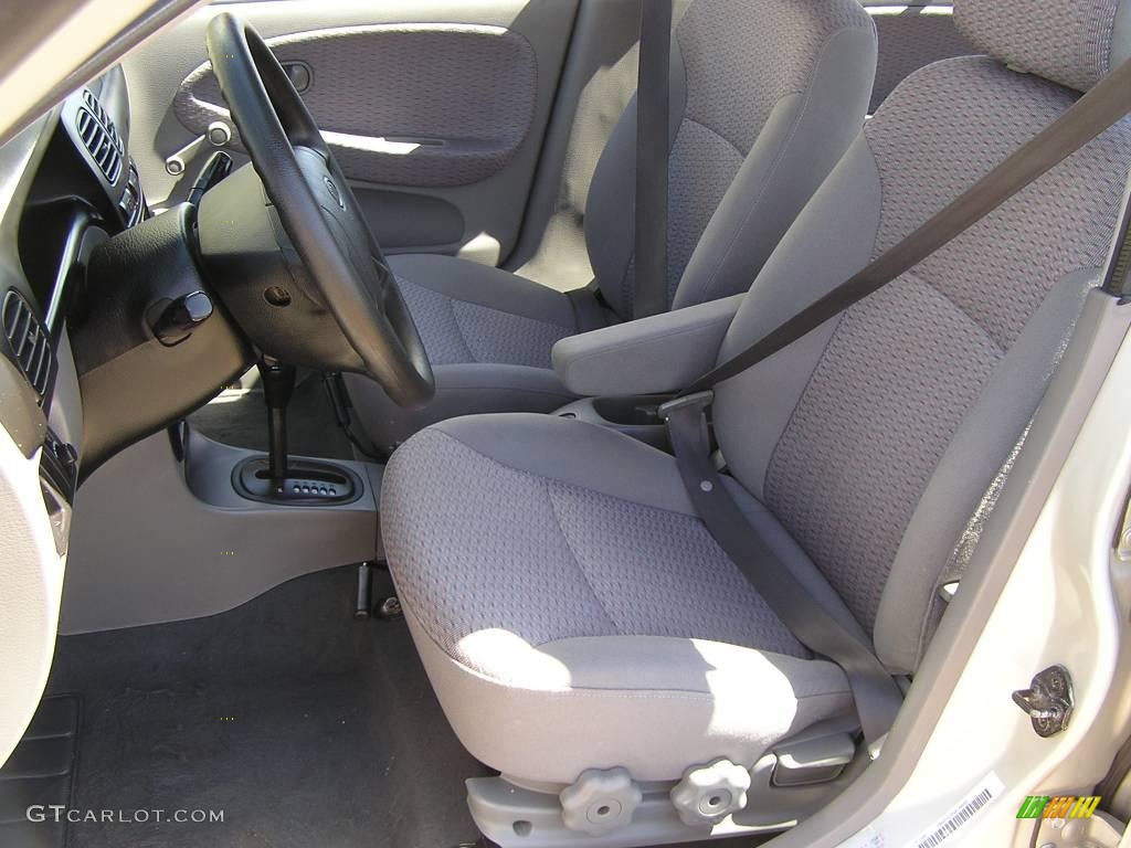 2002 Rio Sedan - Light Gold / Gray photo #6