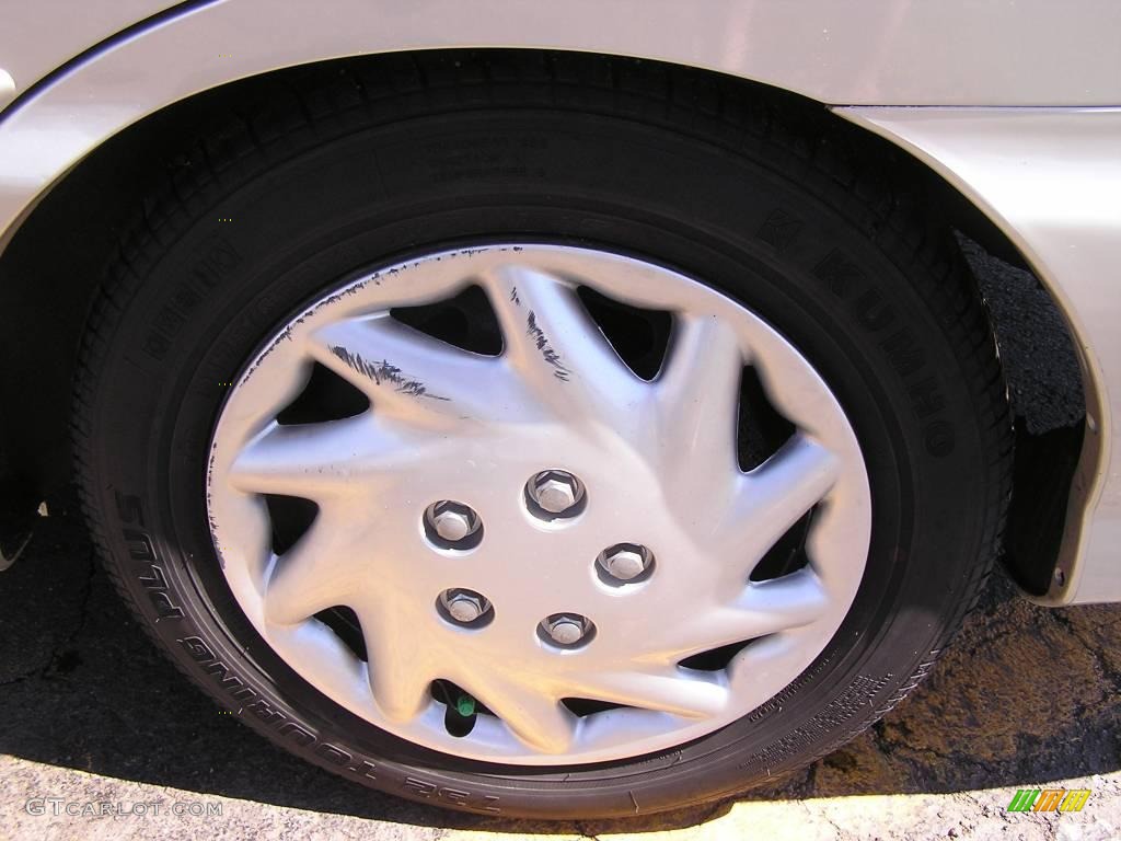 2002 Rio Sedan - Light Gold / Gray photo #15