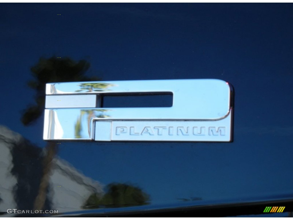 2013 Cadillac XTS Platinum FWD Marks and Logos Photos