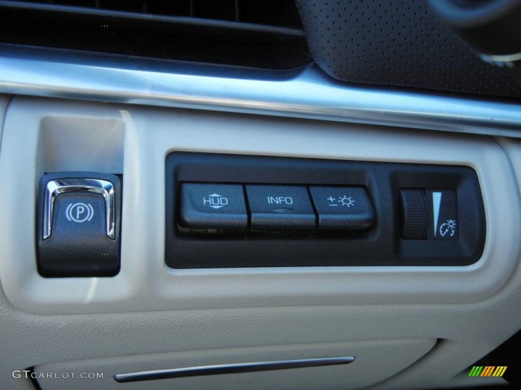 2013 Cadillac XTS Platinum FWD Controls Photo #78342189