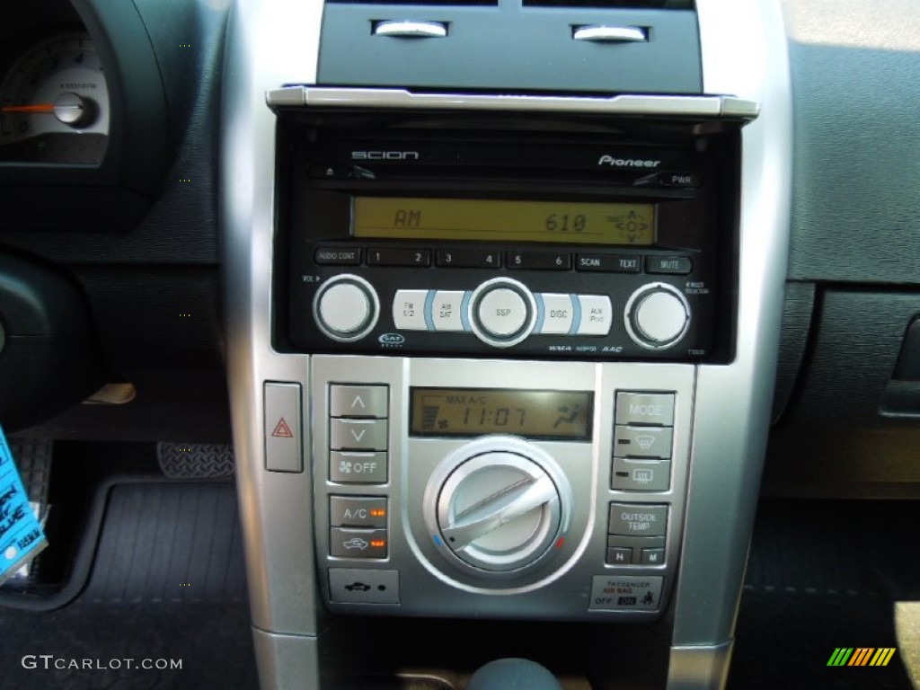 2009 Scion tC Standard tC Model Controls Photo #78342645