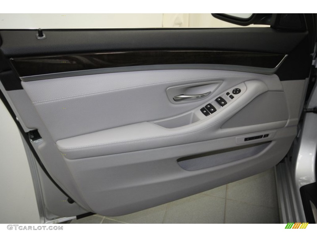 2013 BMW 5 Series 535i Sedan Everest Gray Door Panel Photo #78346251
