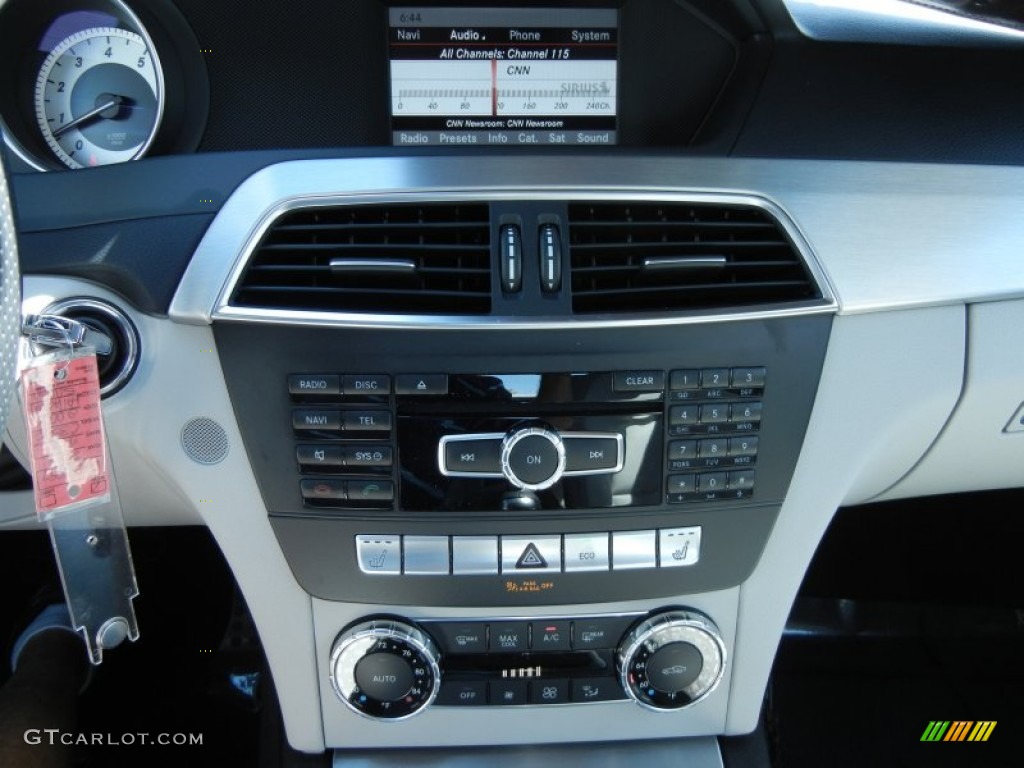 2013 Mercedes-Benz C 350 Coupe Controls Photos