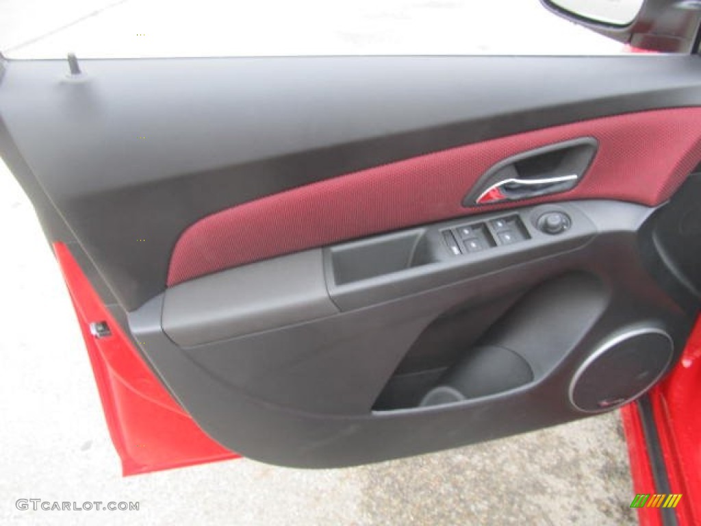 2013 Chevrolet Cruze LT/RS Jet Black/Sport Red Door Panel Photo #78346698