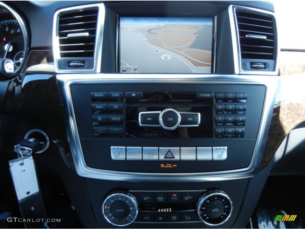 2013 Mercedes-Benz ML 350 4Matic Controls Photo #78348633