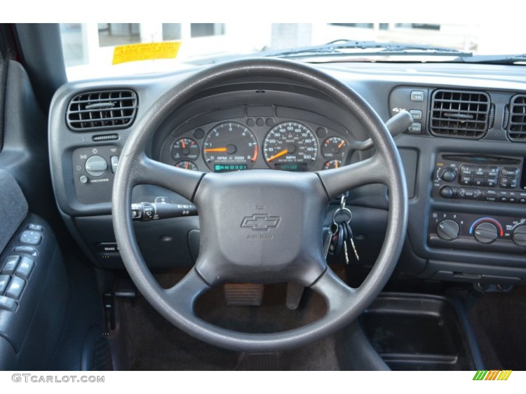 2001 Chevrolet S10 LS Crew Cab 4x4 Graphite Steering Wheel Photo #78349077