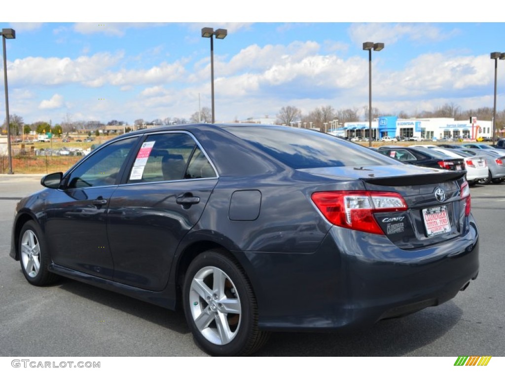 2013 Camry SE - Magnetic Gray Metallic / Black photo #3