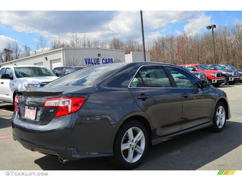 2013 Camry SE - Magnetic Gray Metallic / Black photo #5