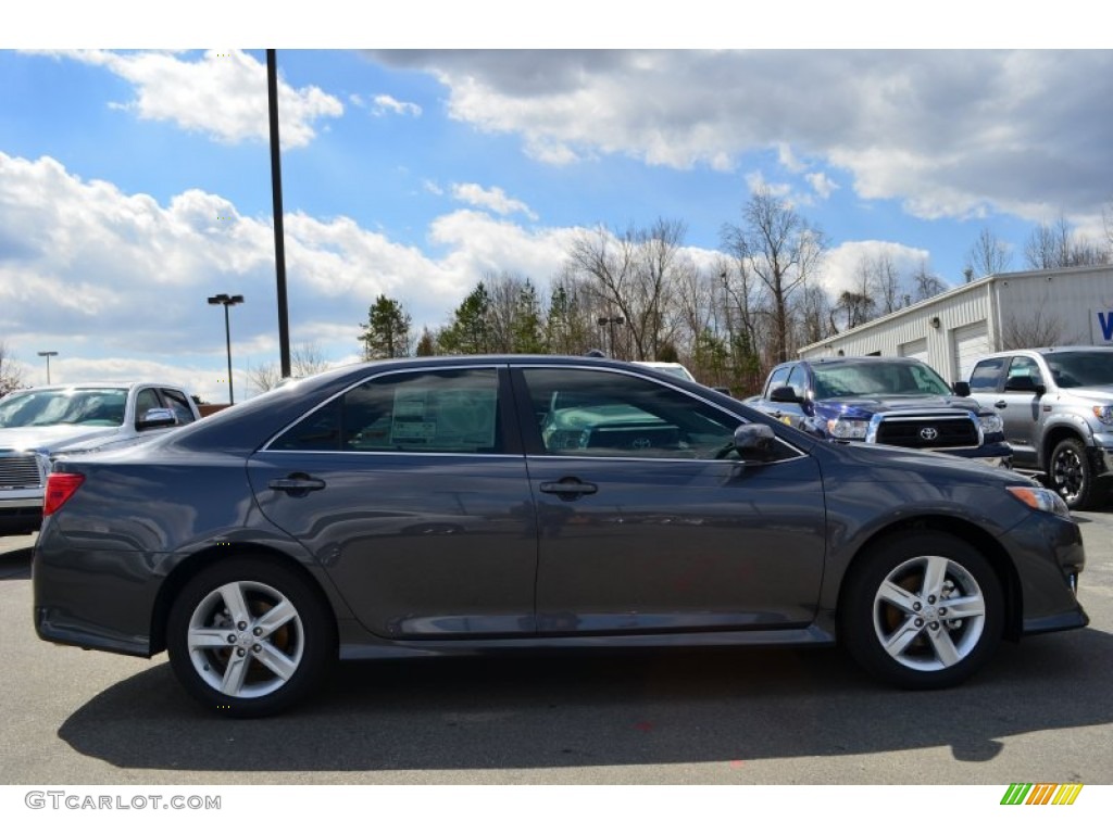 2013 Camry SE - Magnetic Gray Metallic / Black photo #6