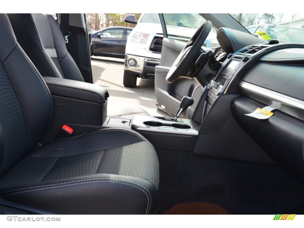 2013 Camry SE - Magnetic Gray Metallic / Black photo #15